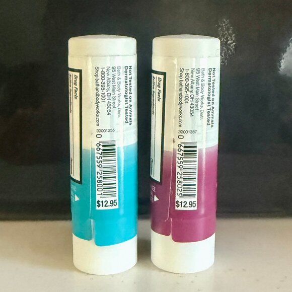 NEW 2-Pc Coconut and Sunkissed Berry Sunscreen Lip Balm Bath & Body Works - Picture 4 of 5